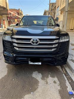 تۆیۆتا لاند کروزەر